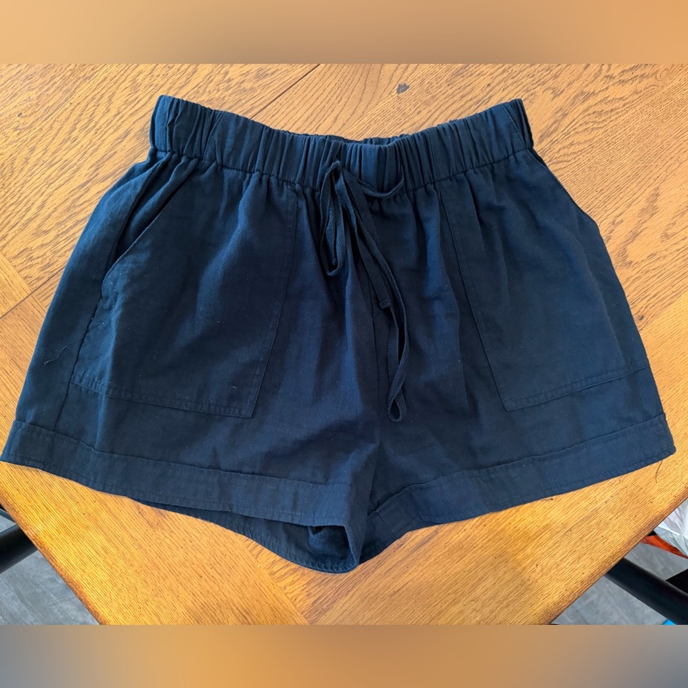Lily Black Elastic Waist Drawstring Shorts - L
